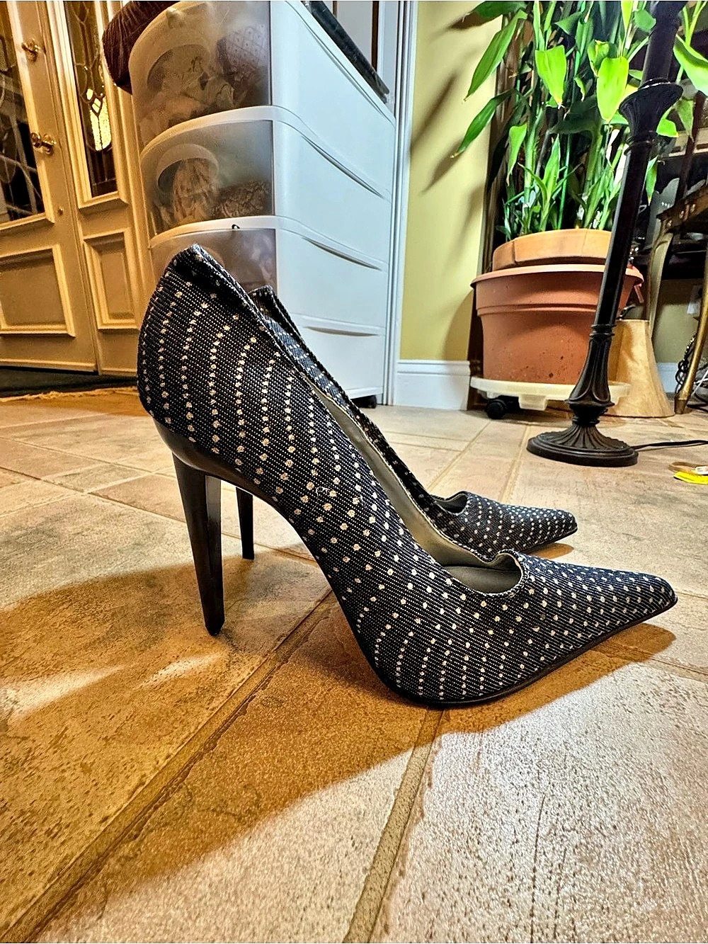 Fredericks of Hollywood  Pointed Toe Heels in Denim & White US 11